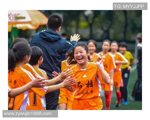 小破团足球：从草根到梦想的拼搏之路与团结精神的传承